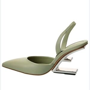 Fendi First Leather Slingback Vitello Pointed Toe Pumps in Green - NWT